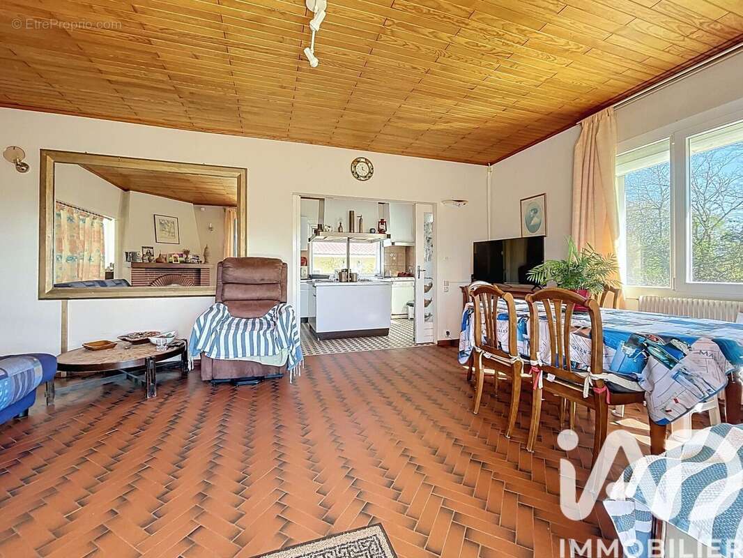 Maison 120 m² à Houeilles  - photo 4