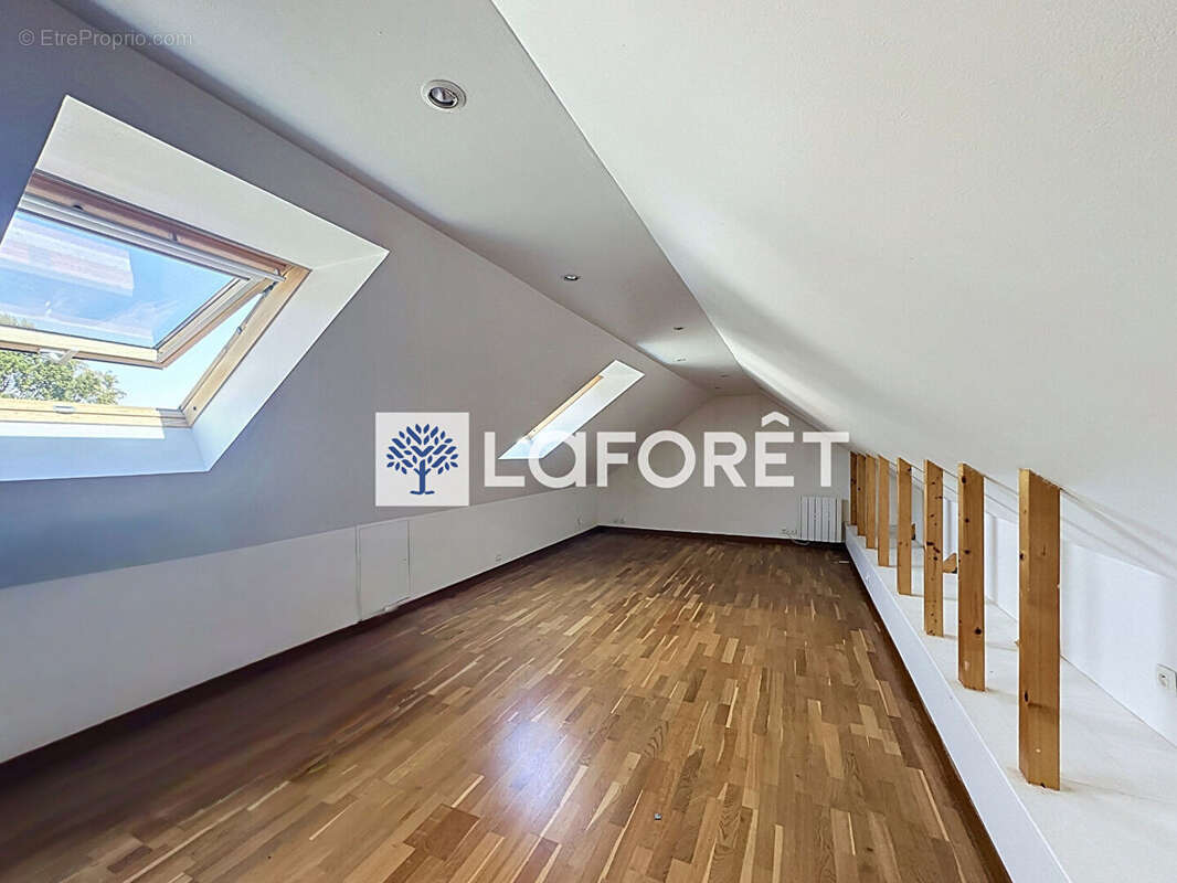 Le charme d'une grande maison familiale baignée de lumière - photo 16