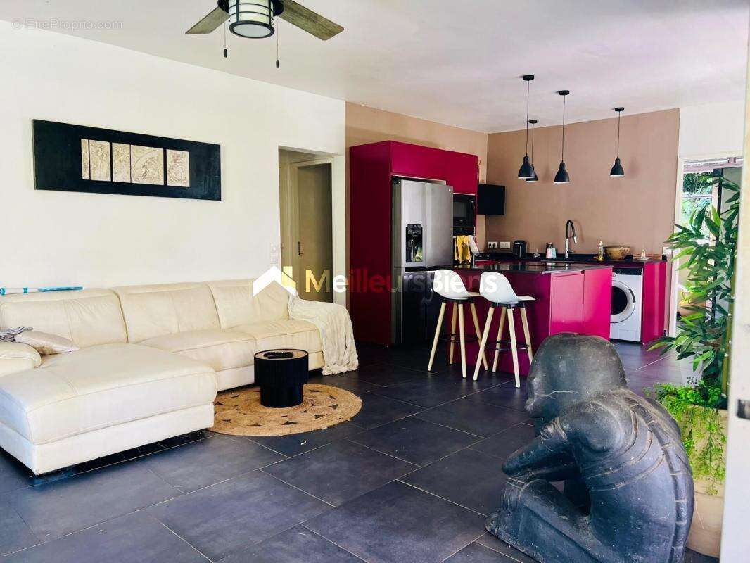 Maison à BAIE-MAHAULT