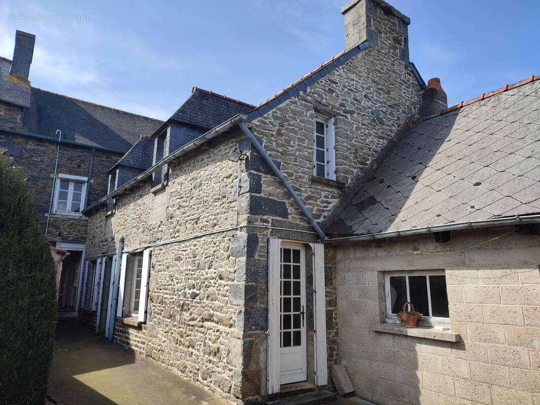 Maison à LANGOURLA