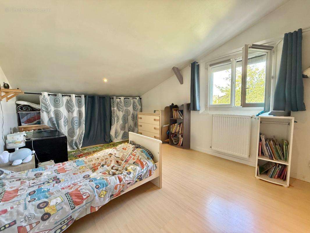 Appartement à CHENOVE