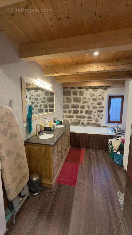 Maison à SAINT-AGREVE