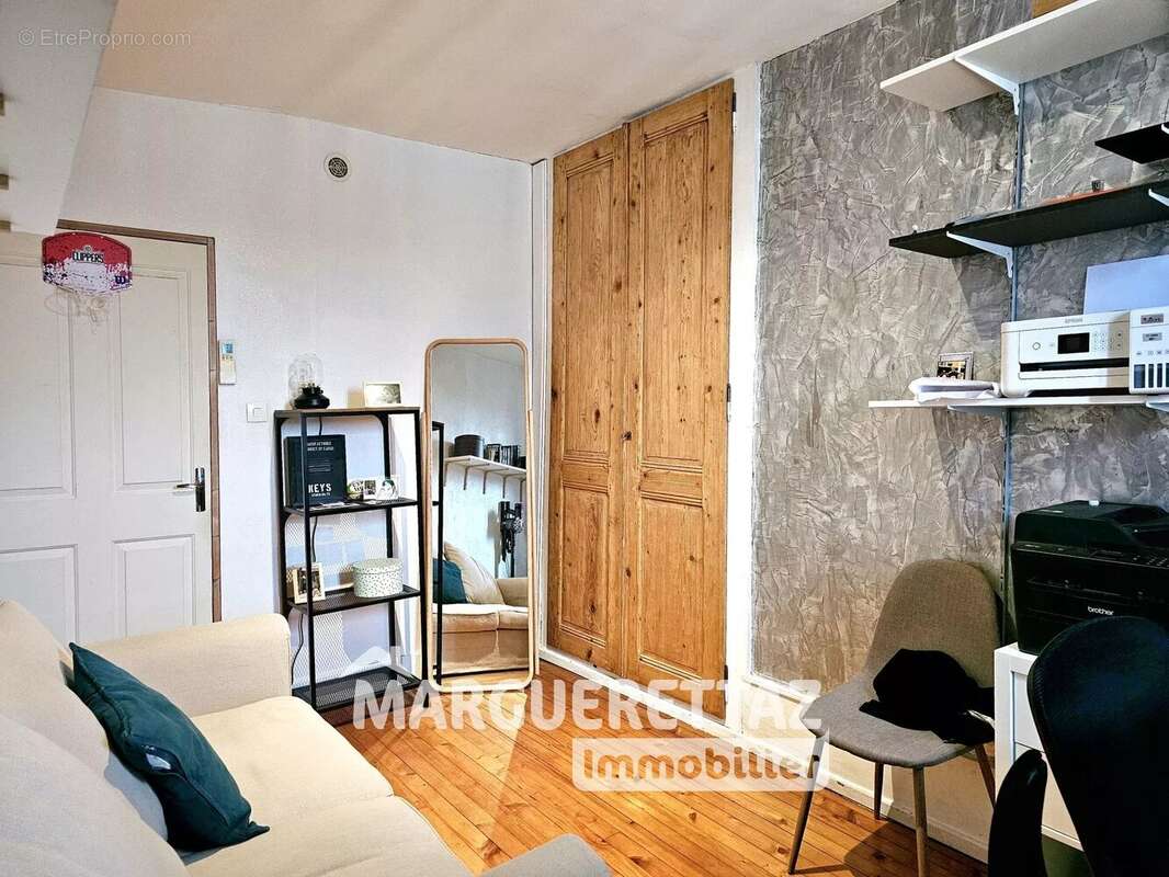 Appartement à BONNE