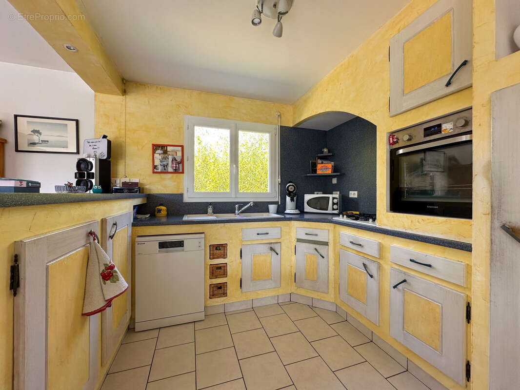 Maison à MACLAS