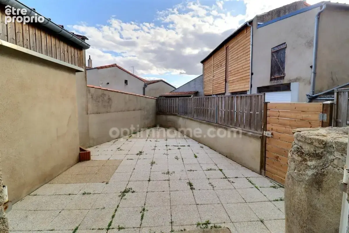 Maison de bourg rénovée de 99 m² (3 ch) avec cour, 2 garages + Appartement T2 loué (420 €/mois) – Centre-ville de Nueil-les-Aubi - photo 19