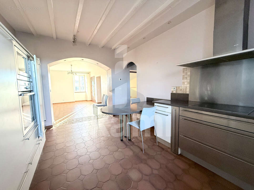 Maison à CHATEAUNEUF-DE-GALAURE