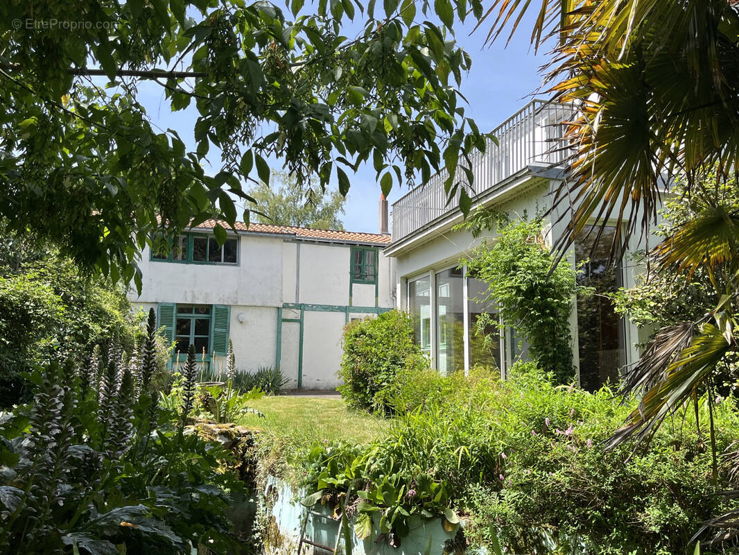 Maison à BOUGUENAIS