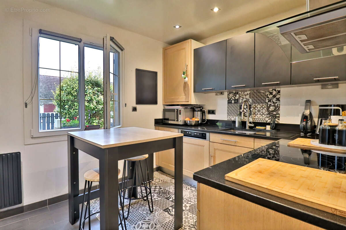 Maison à SAINTE-SAVINE