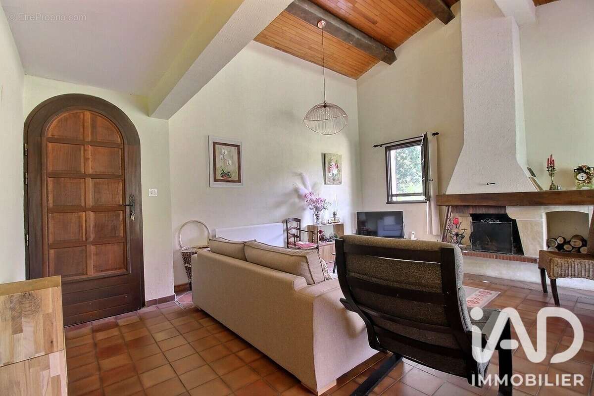 Maison 91 m² à Montbrun-Les-Bains  - photo 2