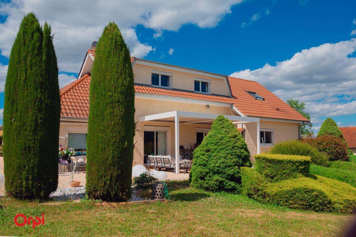 Maison à BESSENAY