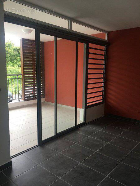 Appartement T4 Secteur Montabo superficie 76.72 m2 - photo 1