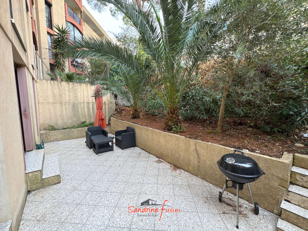Appartement à CARROS