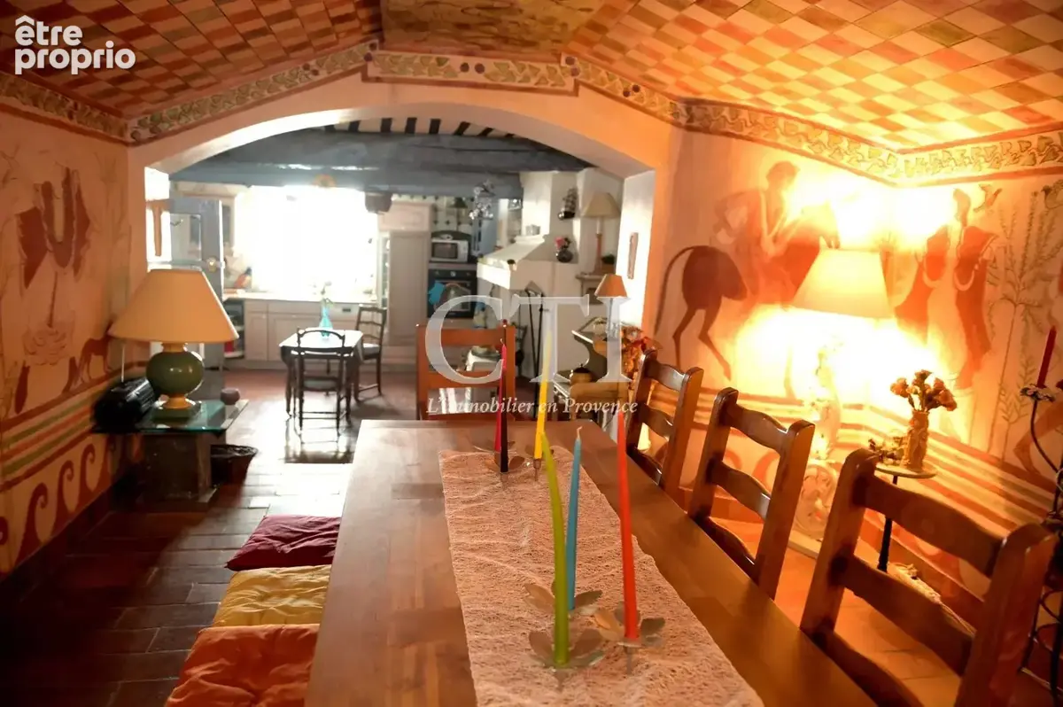 proche VAISON - EXCEPTIONNELLE  MAISON DE VILLAGE dotée d’un terrasse panoramique à 360 ° - photo 10