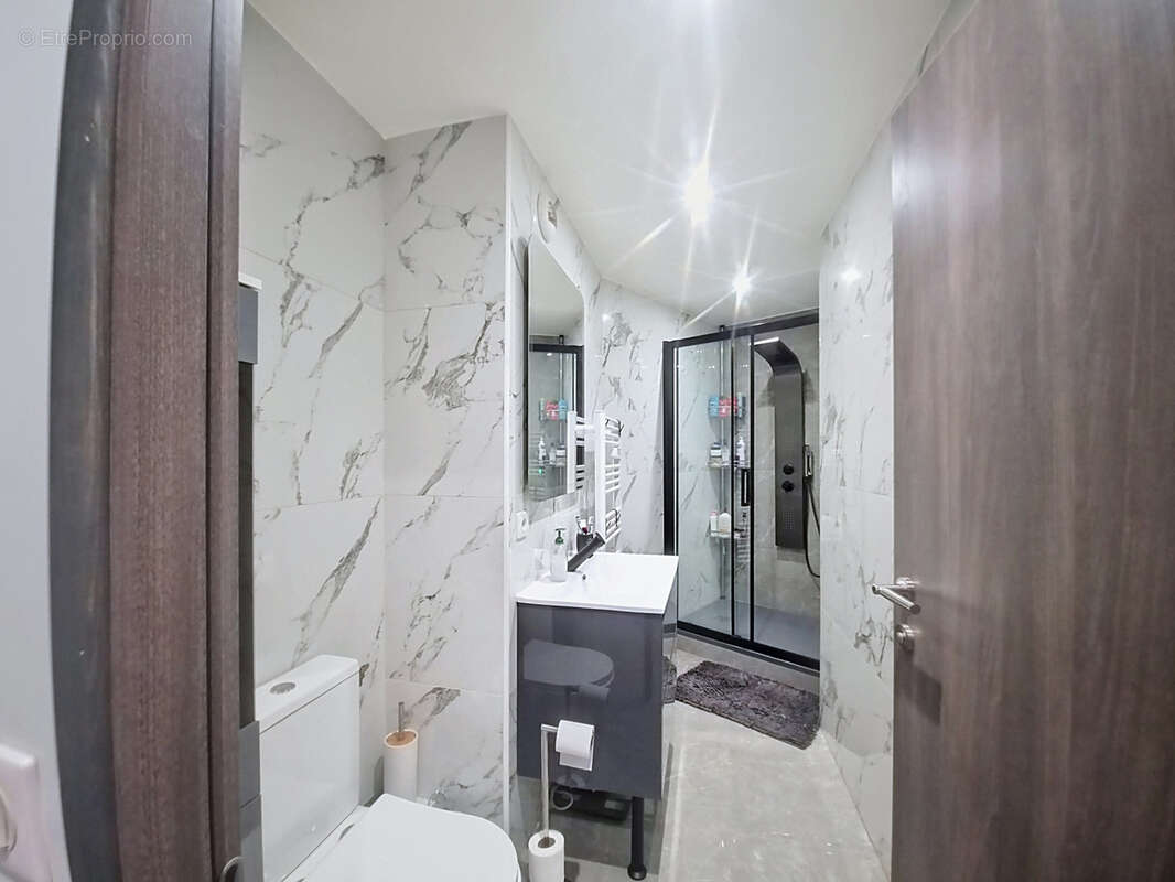 Montmélian - Exclusivité - Appartement T2 rénové avec gout - photo 11