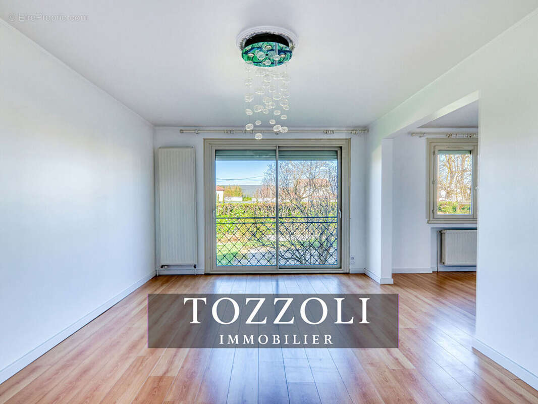 Maison à LA VERPILLIERE