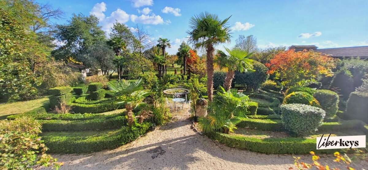 Maison de Maître Viticole du XIXᵉ siècle – Jardin à la française, ancien chai et piscine avec pool house - photo 4