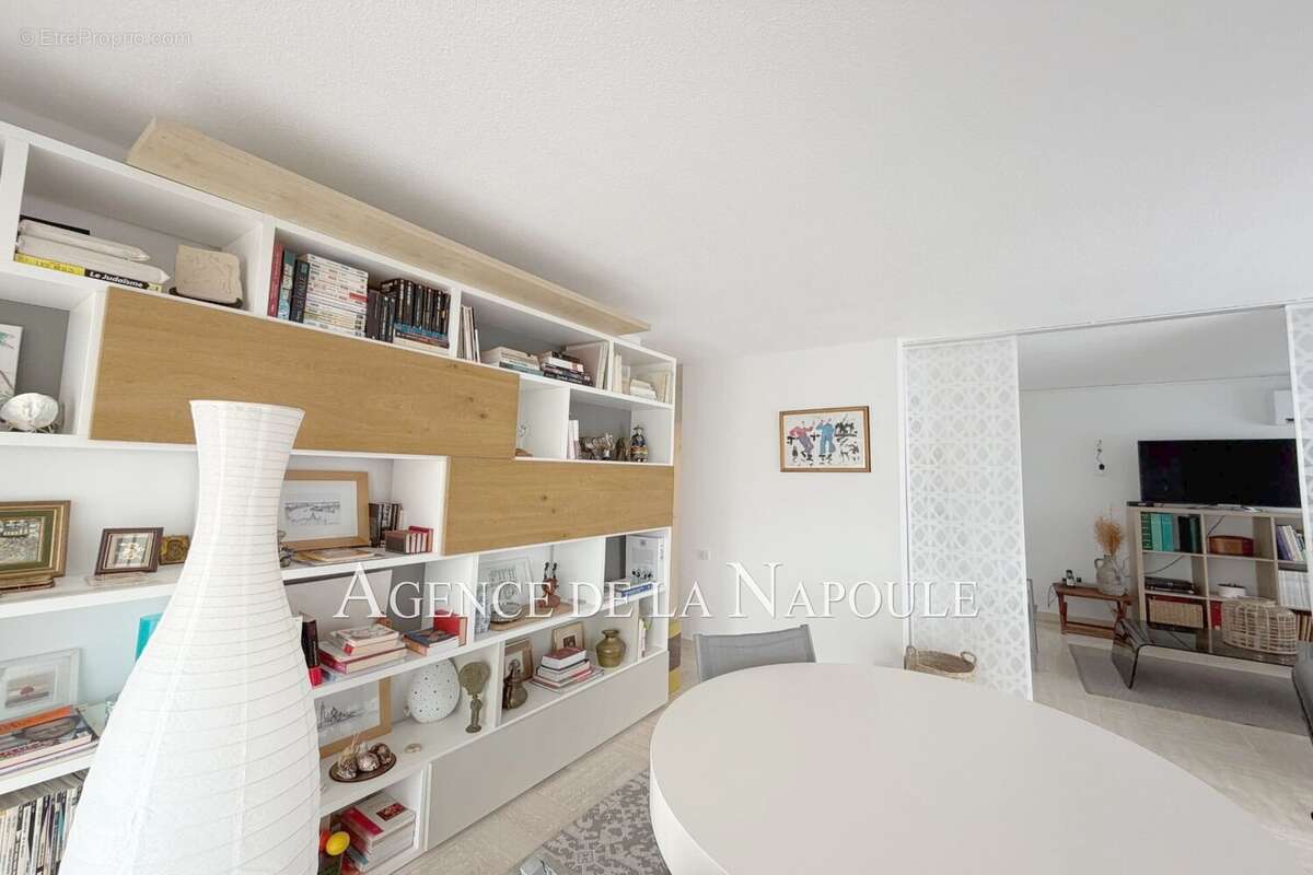 Appartement à MANDELIEU-LA-NAPOULE