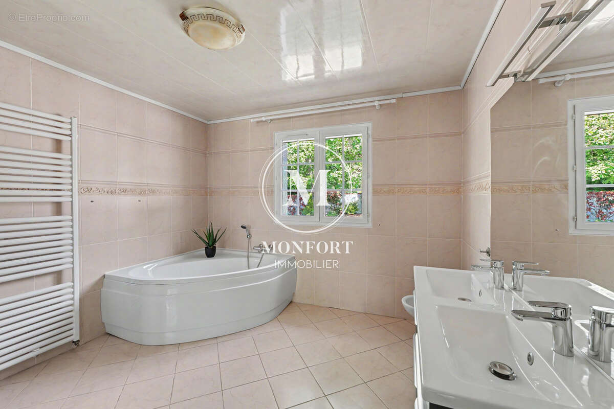 Villa familiale avec T1 indépendant, piscine. - photo 17