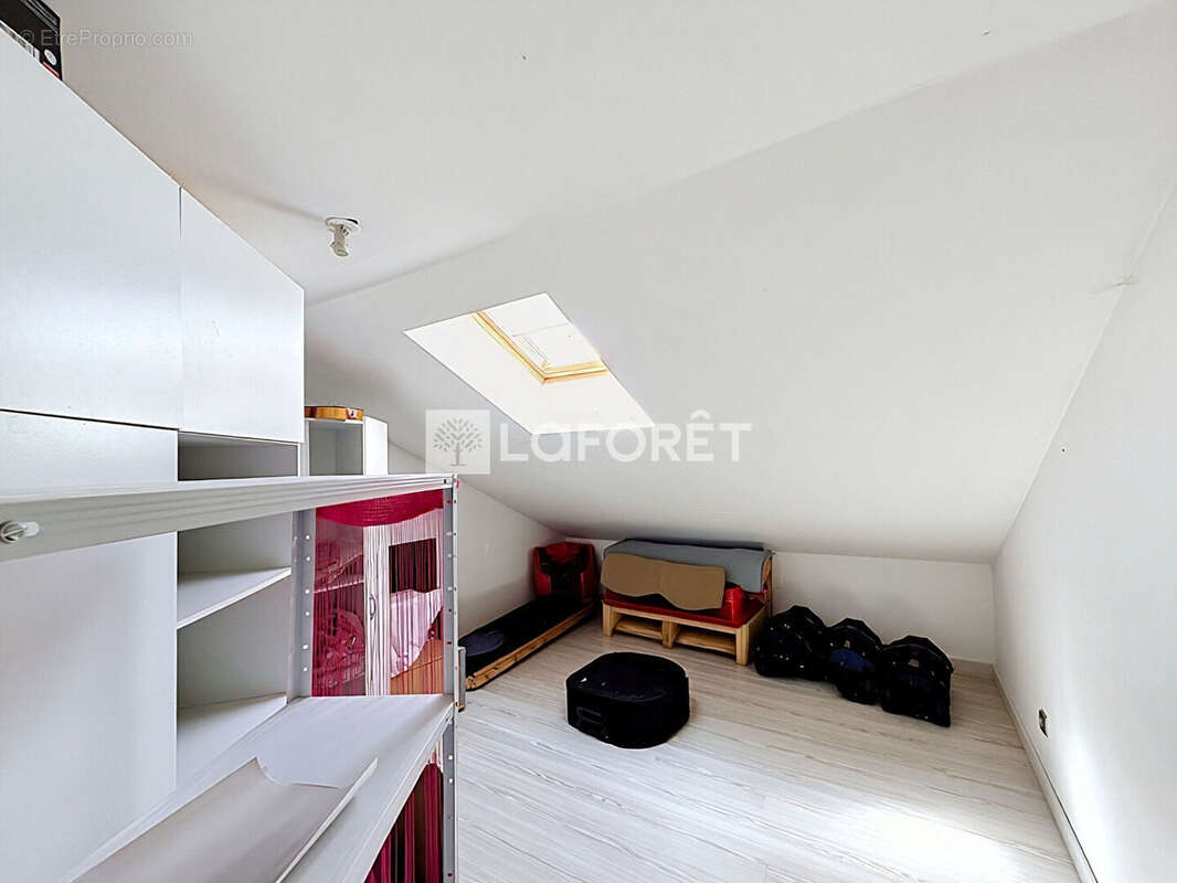 Immeuble Liffol Le Grand 9 pièce(s) 199.16 m2 - photo 7