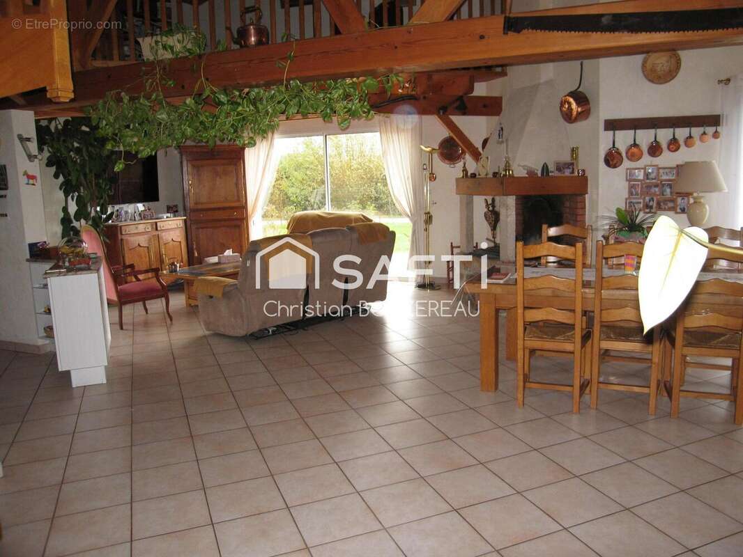 Photo 3 - Maison à LE PERRIER