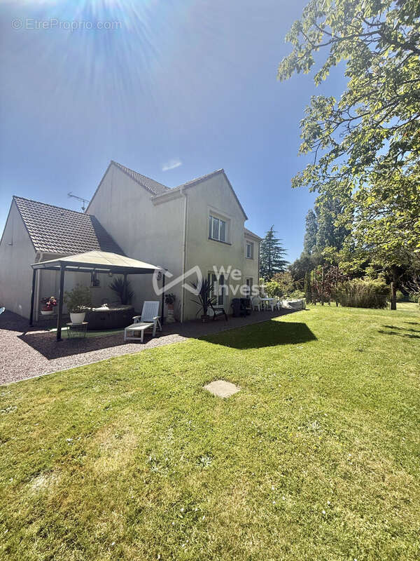 Maison 180 m² à Quincy-Voisins  - photo 2