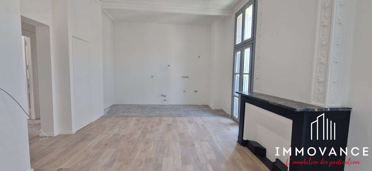 Appartement à VALERGUES