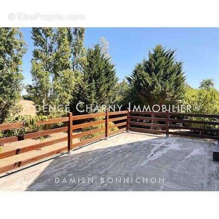 Maison à LA FERTE-LOUPIERE