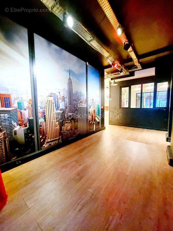 LEVALLOIS-PERRET : Bureaux 'Style Industriel' sous Verrière & Financement Exceptionnel - photo 8