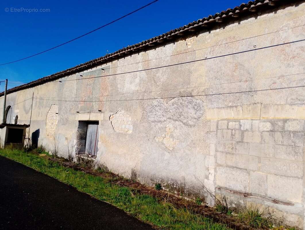Maison à BAIGNES-SAINTE-RADEGONDE