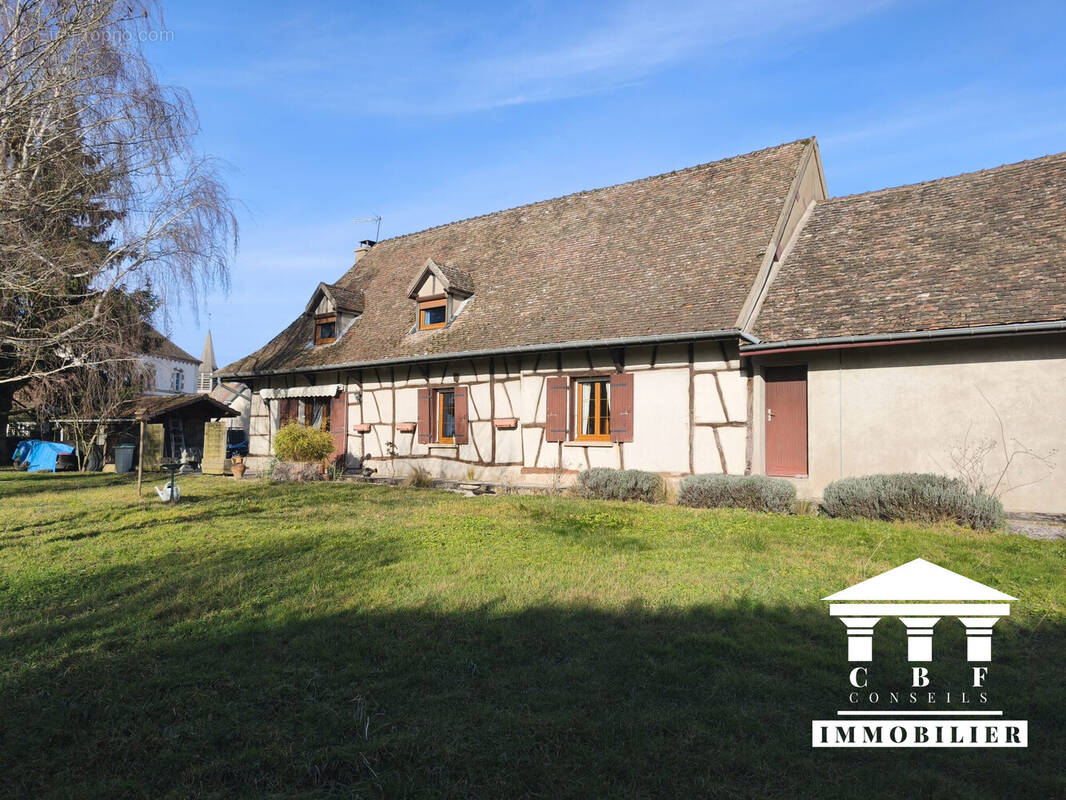 Maison à L'ABERGEMENT-SAINTE-COLOMBE