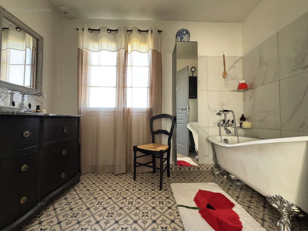 Maison à REGUSSE