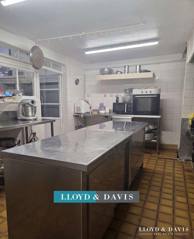 Commerce à GUECELARD