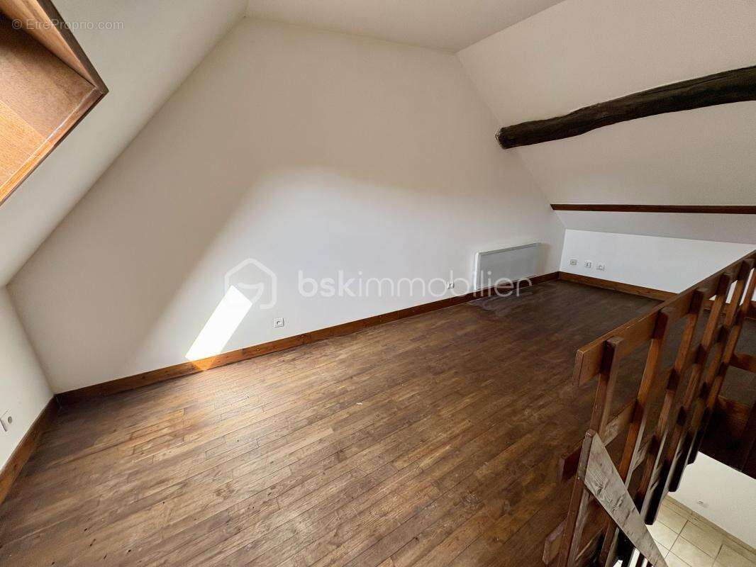 Appartement à NANTEUIL-LE-HAUDOUIN