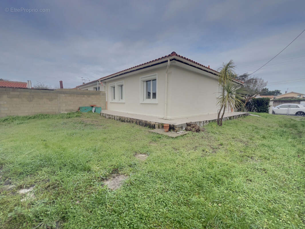 Maison à VILLENAVE-D&#039;ORNON