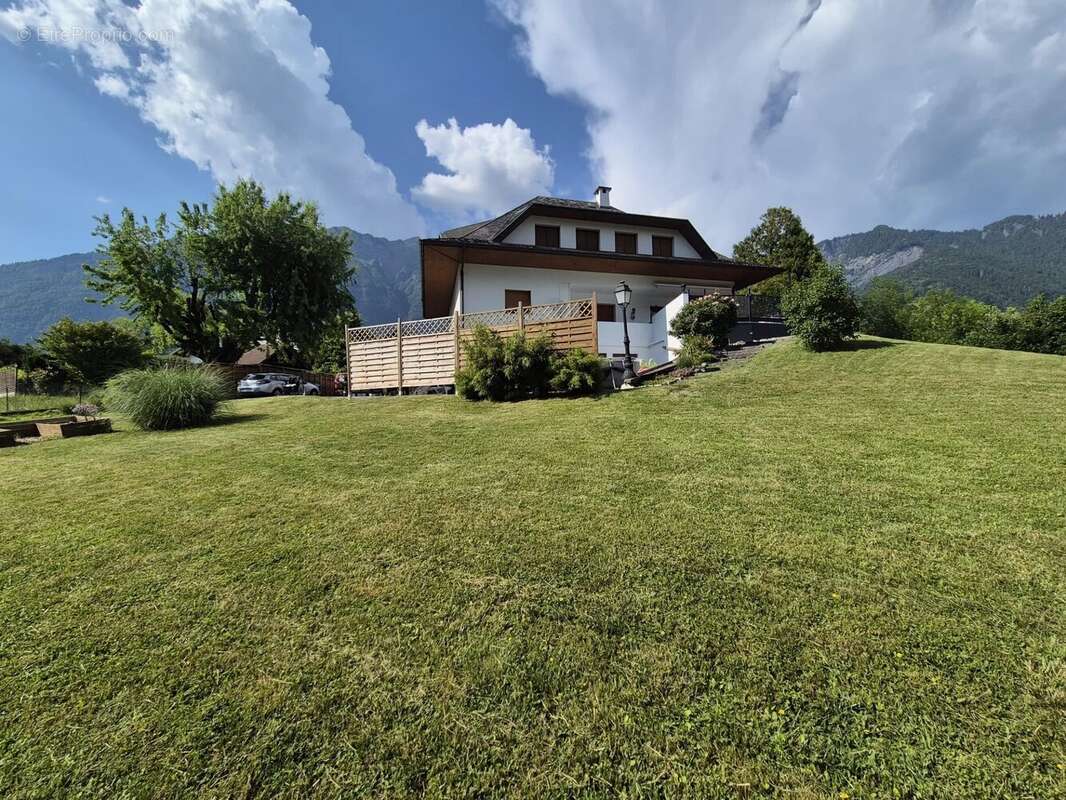 Maison à UGINE