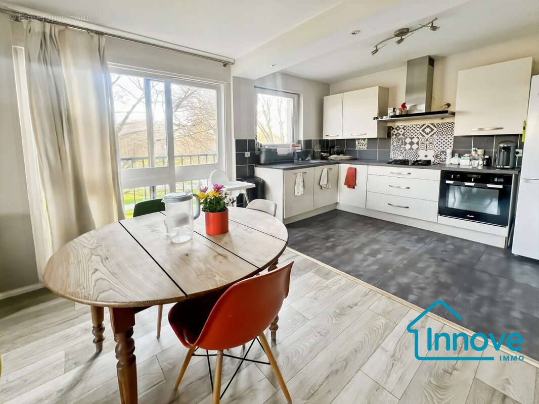 Salle à manger &amp; cuisine - Appartement à ROCQUENCOURT