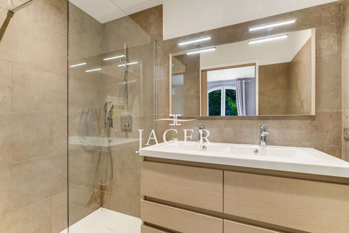 Maison 295 m² à Sainte-Maxime  - photo 8