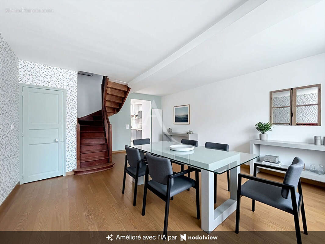 Maison de ville Château-Gontier Sur Mayenne 6 pièce(s) 123 m2 - photo 2