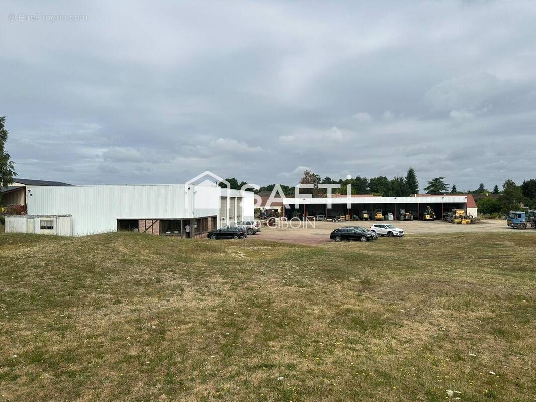 Photo 1 - Commerce à SULLY-SUR-LOIRE