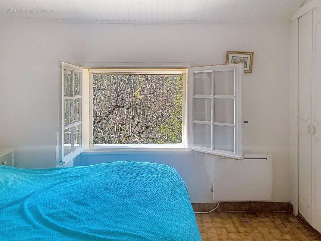 Maison à COLOMBIERES-SUR-ORB