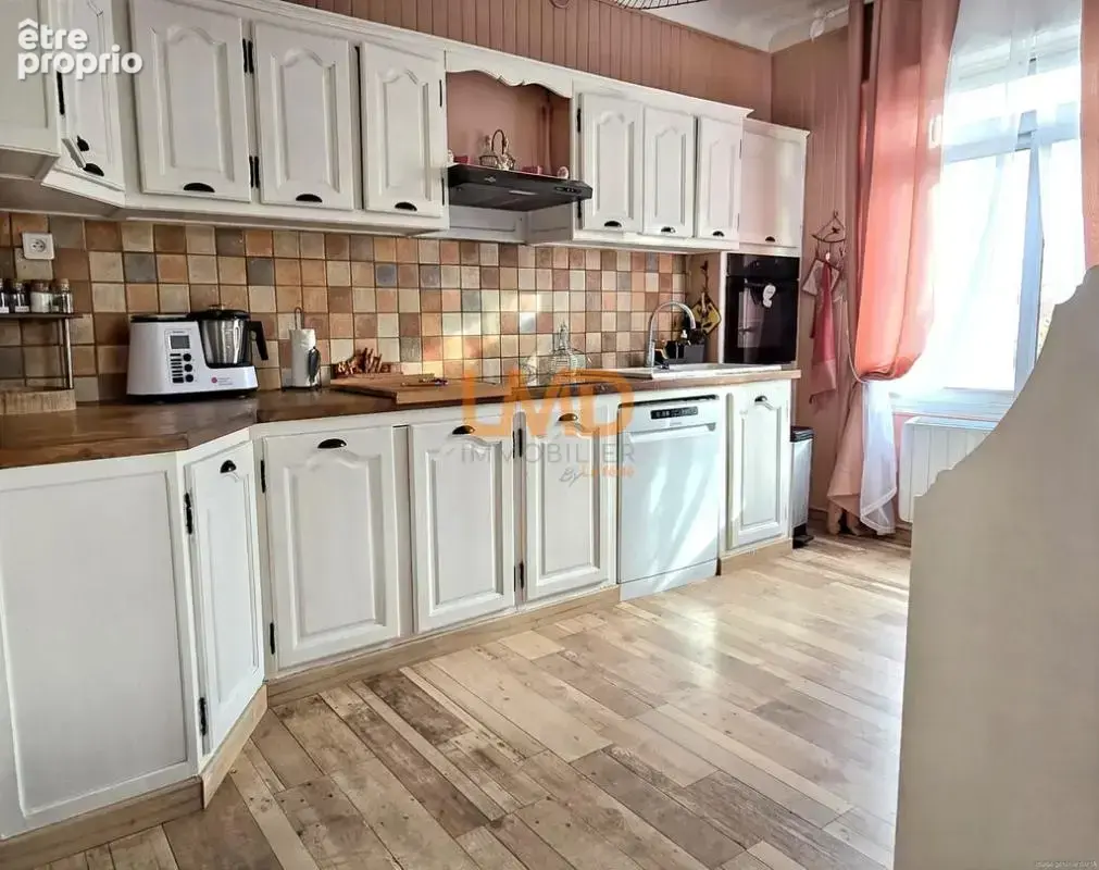 Appartement en ville : terrasse, garage et vue sur la colline ! - photo 5