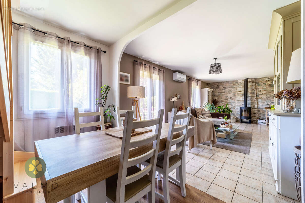 Maison à HOUDAN