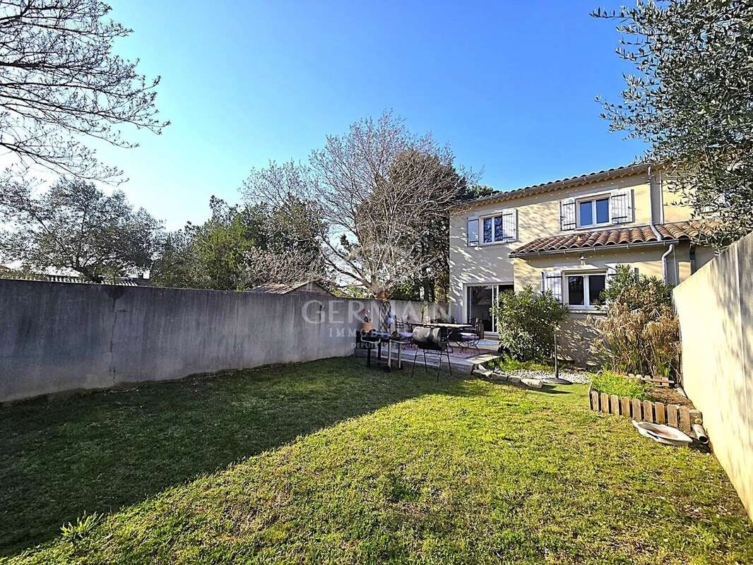 Maison à PERNES-LES-FONTAINES