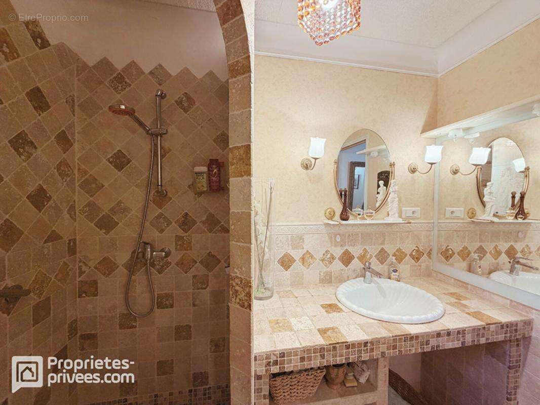 Maison à BAGNOLS-SUR-CEZE