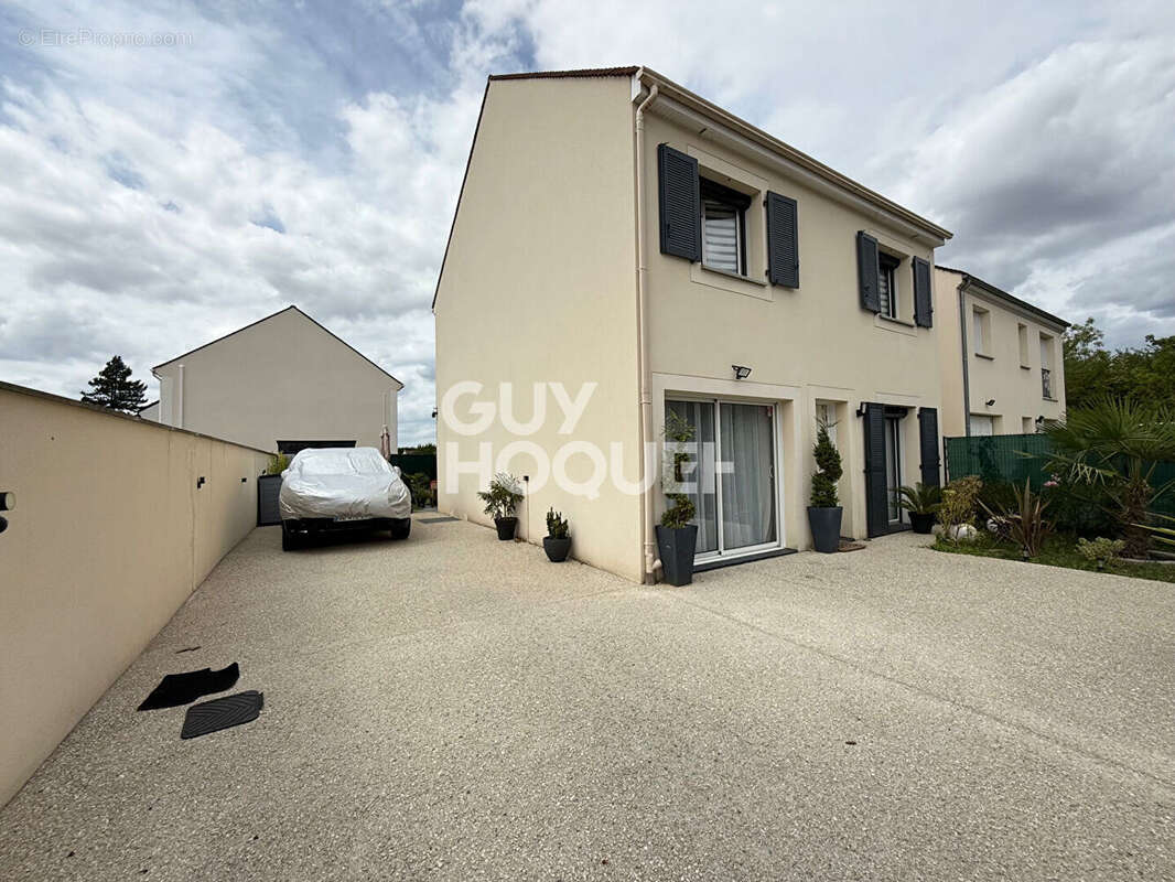 Maison à GRISY-SUISNES