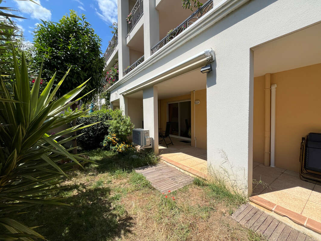 Appartement à SIX-FOURS-LES-PLAGES
