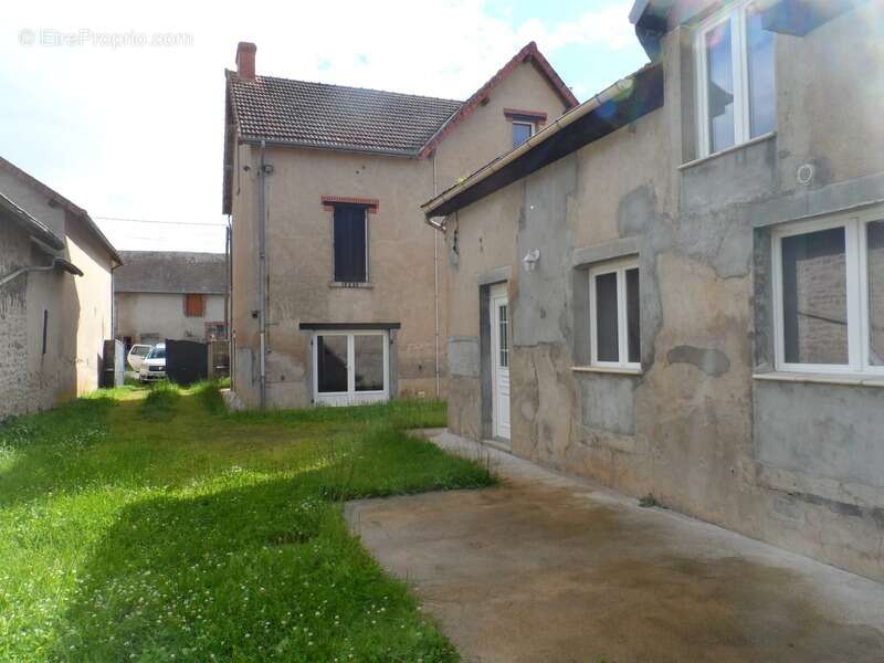 Maison à vendre 10 pièces TREIGNAT (03) - photo 2