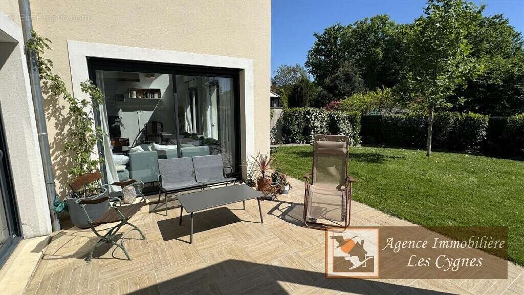 Maison à FONTAINE-LE-PORT