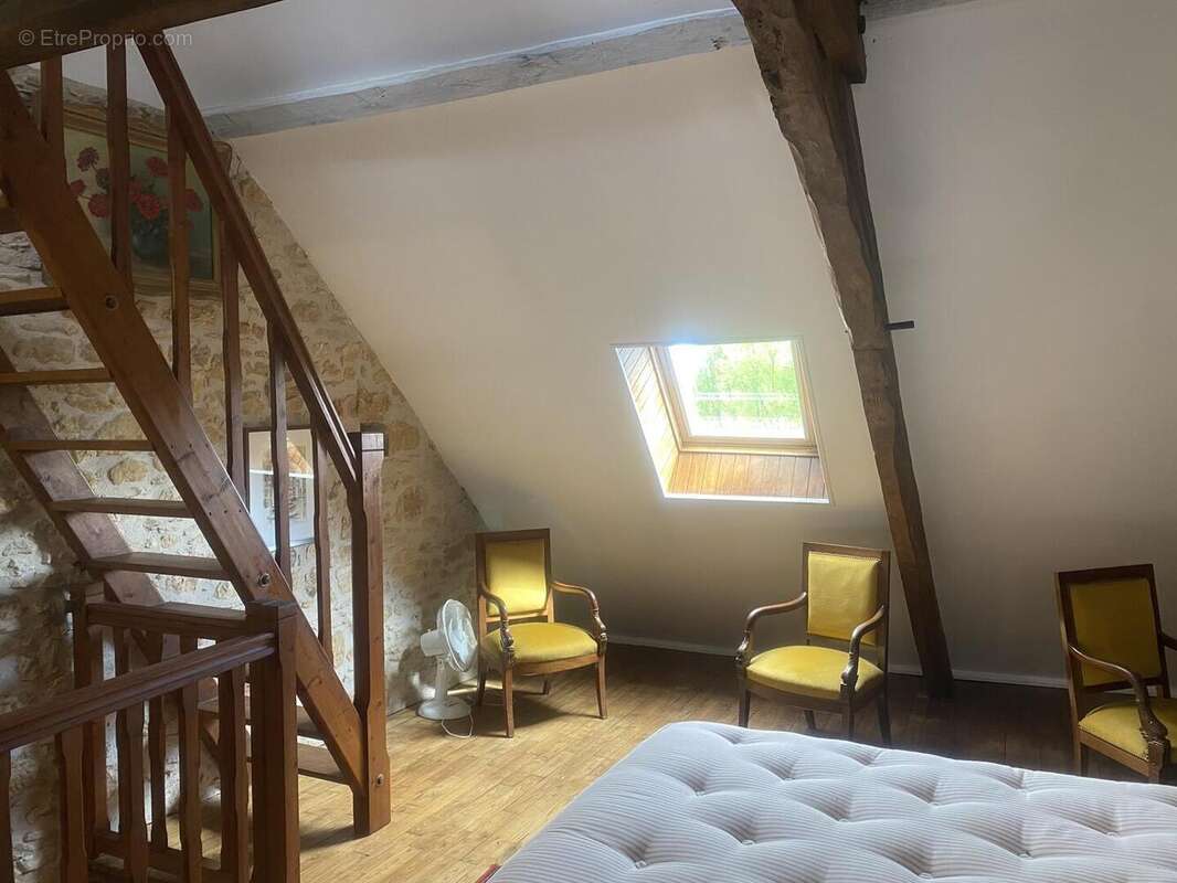 Chambre au premier - Maison à MEYRALS