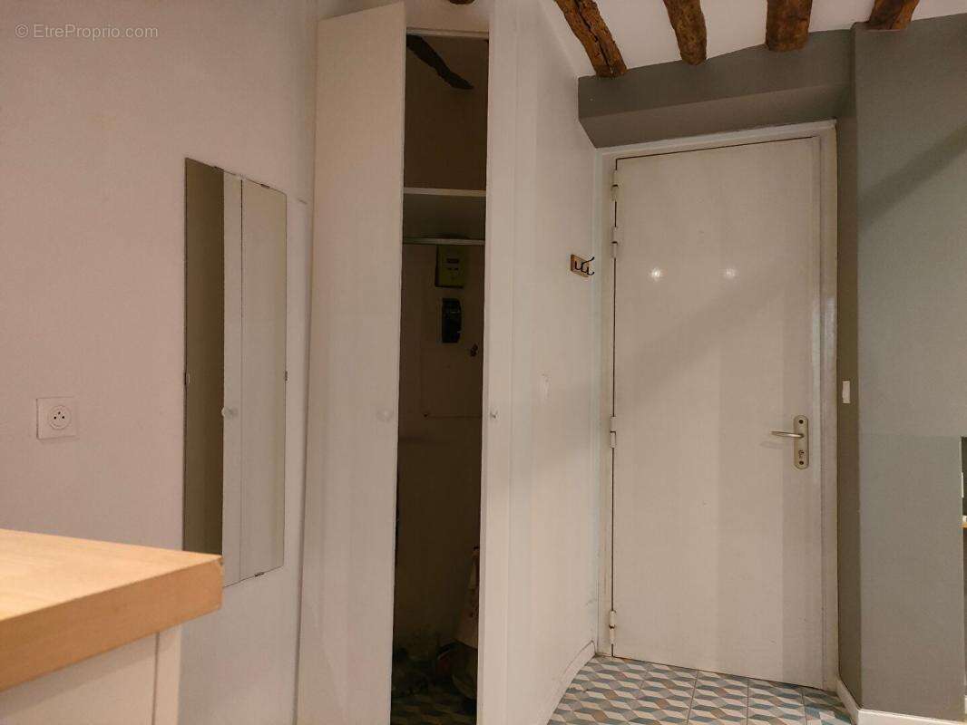 Studio de charme refait à neuf- Faubourg Saint-Antoine-vendu loué- - photo 13